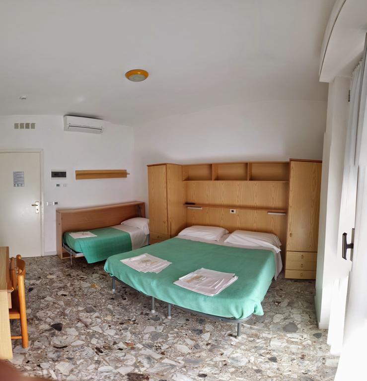 Albergo Anita San Bartolomeo Al Mare Camera foto