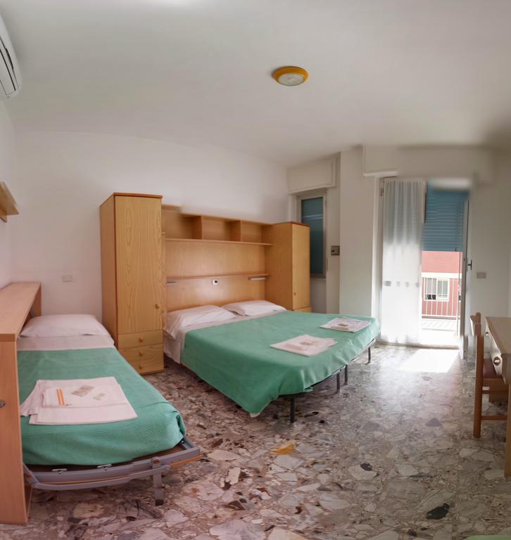 Albergo Anita San Bartolomeo Al Mare Camera foto