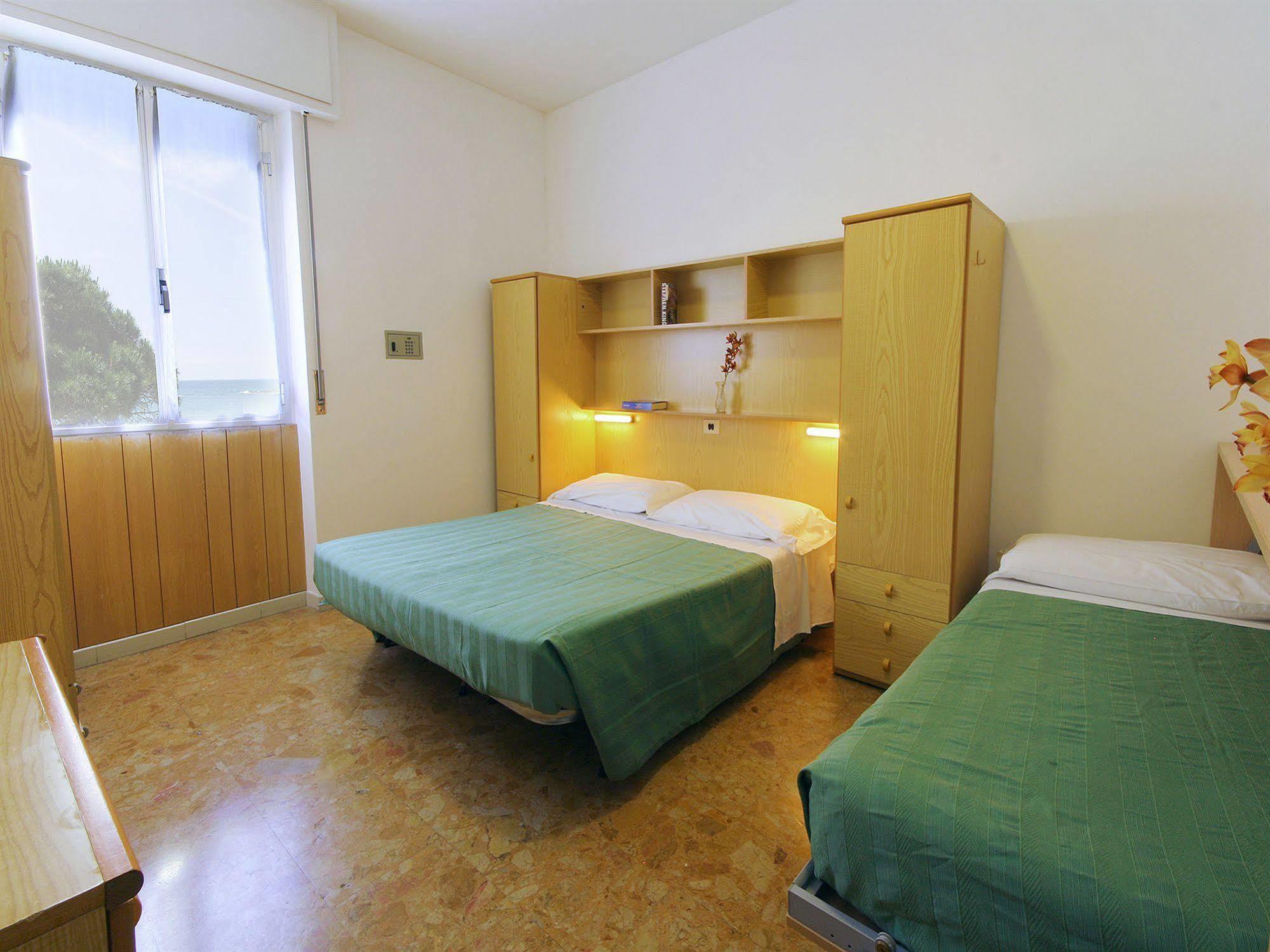 Albergo Anita San Bartolomeo Al Mare Esterno foto